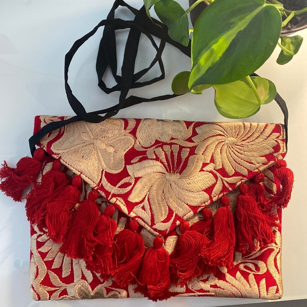 New Mexican embroidered purse